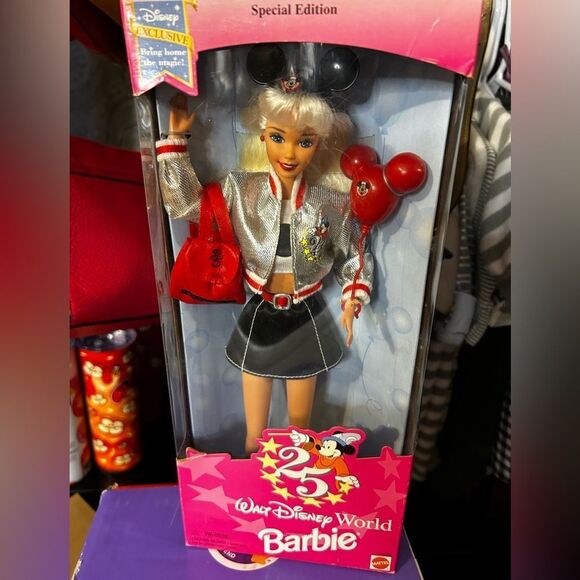 🐝Vintage 25th Anniversary Disney Barbie from the 90’s